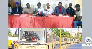 Des travailleurs de Dakar Dem Dikk en assemblée générale, dimanche