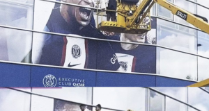 Le PSG retire le poster de Mbappé du Parc des Princes