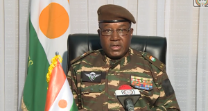 Preuve à l’appui, la France dément les accusations des putschistes au Niger