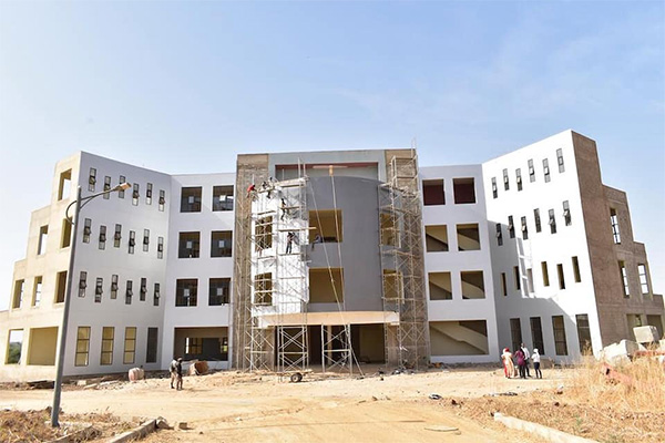 rentree-a-luniversite-iba-der-thiam-de-thies-les-etudiants-veulent-la-livraison-des-logements-et-du-resto