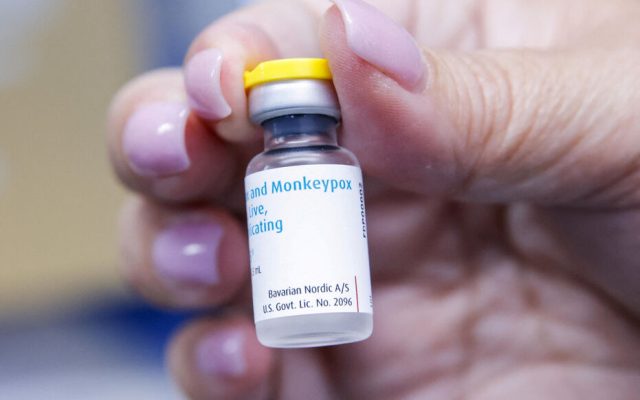 variole-du-singe-loms-maintient-lalerte-sanitaire-maximale