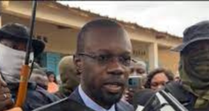 Ousmane Sonko ordonne la suspension de tout nouveau contrat avec les médias jusqu’à nouvel ordre