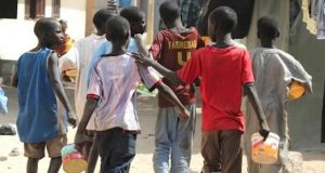 Amnesty International dénombre plus de 100 000 enfants mendiants