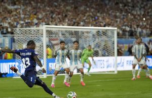 LA FIFA COURONNE SYDNEY LOPES CABRAL, AUTEUR DU PLUS BEAU BUT DE LA COUPE DU MONDE