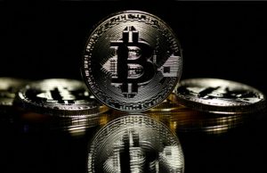 Des hackers utilisent une faille de l’IA pour dérober 130 millions de dollars en bitcoins