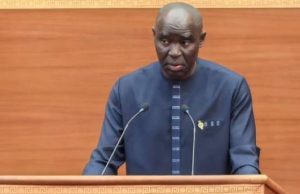 « Si nous continuons, nous serons dans l’illégalité » : Tafsir Thioye réclame l’ajournement des débats et dénonce une procédure irrégulière de l’Assemblée nationale