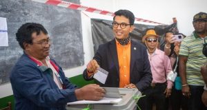 Madagascar: Andry Rajoelina réélu président au premier tour