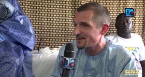 18 Safar : Mourtada, ce fidèle mouride blanc qui prêche les écrits du Cheikh en langue locale…