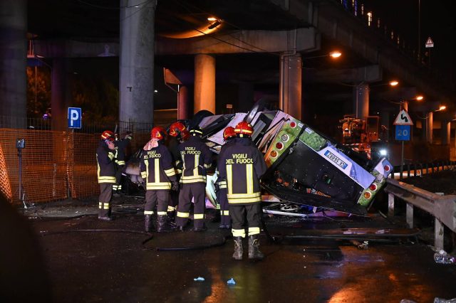 21-morts-des-blesses-grave-un-vehicule-en-flamme-ce-que-lon-sait-de-laccident-de-bus-a-venise