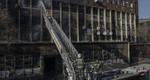 Afrique du Sud : Le bilan de l’incendie dans un immeuble monte à 73 morts