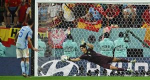 Avec trois penalties arrêtés : Bounou, homme du match !