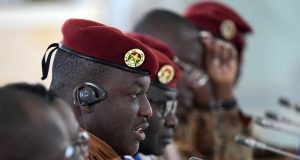 Burkina Faso: le gouvernement de transition dit avoir déjoué une tentative de coup d’État