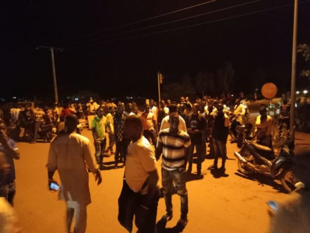 burkina-faso-manifestation-de-jeunes-apres-lenlevement-de-lex-depute-et-maire-de-komsilga