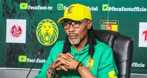 Cameroun – Lendemain de défaite : Les critiques tombent sur Song, Darlin Yongwa l’éclaircie !