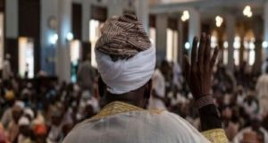 CÉLÉBRATION DE LA KORITÉ: L’IMAM OMAR SALL DÉNONCE LE SECTARISME QUI DIVISE LES SÉNÉGALAIS