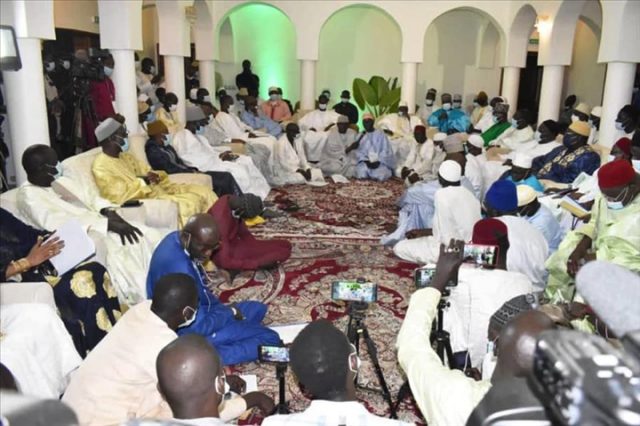 ceremonie-officielle-gamou-de-pire-2019-le-khalife-exhorte-les-politiques-a-cultiver-la-paix-pour-la-stabilite-de-la-nation