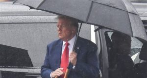 Complot contre la victoire de Biden : Donald Trump plaide « non coupable »