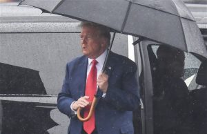 Complot contre la victoire de Biden : Donald Trump plaide « non coupable »