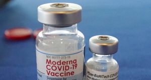 Covid: L’EMA autorise les vaccins de Pfizer et Moderna contre Omicron !