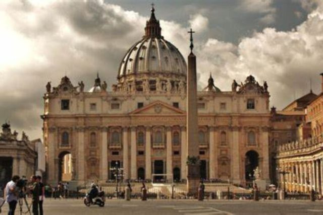 deux-hommes-de-dieu-arrives-en-fin-de-mission-aux-etats-unis-damerique-refusent-de-rejoindre-leur-diocese-dorigine