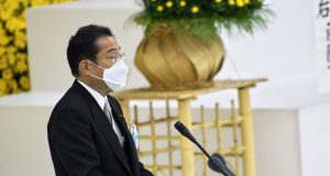 Japon : Le Premier ministre positif au Covid-19 !
