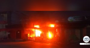 Kédougou : un magasin électronique réduit en cendres par un court-circuit
