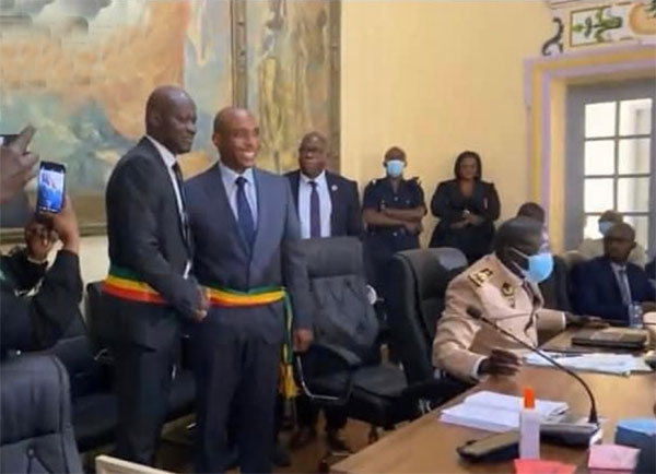 la-coalition-de-lopposition-sur-le-changement-de-bureau-a-la-ville-de-dakar-taxawu-vient-de-rompre-definitivement-avec-yewwi