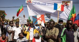 La France suspend les adoptions au Burkina Faso