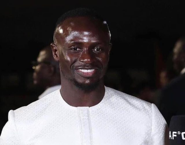 le-candidat-a-la-presidentielle-2024-rend-un-vibrant-hommage-a-sadio-mane