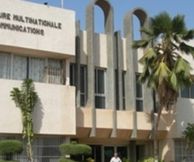 lecole-multinationale-des-telecommunications-minee-par-une-greve
