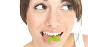 Les 7 astuces simples pour garder l’haleine fraîche
