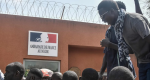 Niger: Paris demande à Niamey de s’assurer que la sécurité de son ambassade soit «pleinement garantie» (Quai d’Orsay)