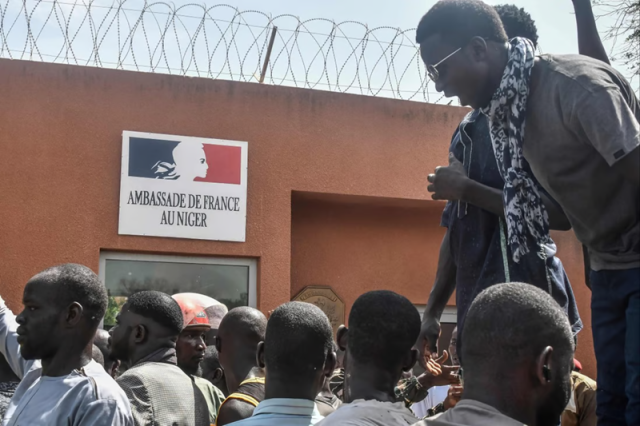 niger-paris-demande-a-niamey-de-sassurer-que-la-securite-de-son-ambassade-soit-pleinement-garantie-quai-dorsay