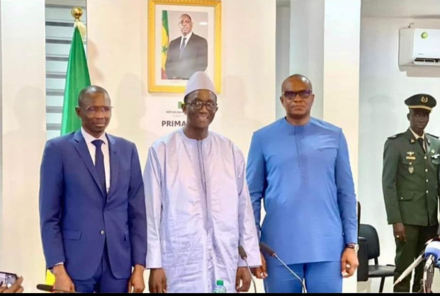 passation-nouveau-ministre-des-sports-lat-diop-promet-de-tout-mettre-en-oeuvre-pour-reussir-cette-mission