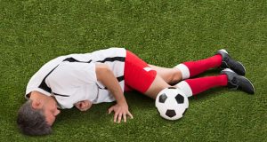 Pourquoi tant de footballeurs sont-ils morts de crise cardiaque?