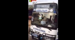 Quand deux bus Tata font la course