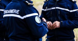 Val-d’Oise : un gendarme tue ses trois filles âgées de 10, 7 et 5 ans avant de se suicider Par La Provence (avec AFP)