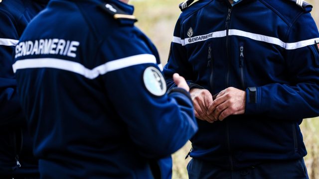 val-doise-un-gendarme-tue-ses-trois-filles-agees-de-10-7-et-5-ans-avant-de-se-suicider-par-la-provence-avec-afp