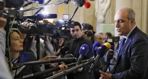 France: députés et sénateurs parviennent à un accord sur le projet de loi immigration