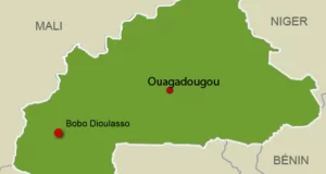 Burkina Faso: une trentaine de personnes massacrées par des hommes en tenue militaire à l’ouest du pays
