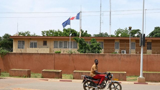 ambassade-la-france-au-niger-658562dfa5180239557526.jpg
