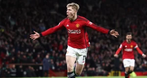 Angleterre: Tottenham accroche Manchester United, Aston Villa au ralenti