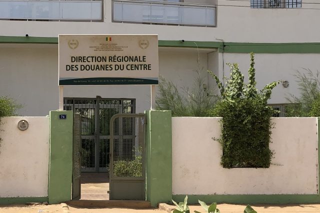Kaolack-Douane-min.jpg