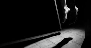 Horreur à la cité Apix : l’expert-comptable se suicide devant ses enfants