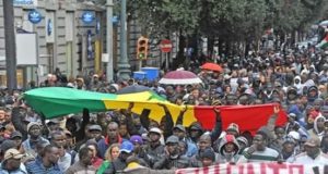 Sénégal : 2000 manifestants à Paris contre Macky Sall «le dictateur»