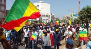 Marche silencieuse « Aar Sunu Election » réactions des acteurs