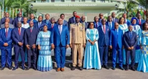 Guinée: le président de la transition dissout le gouvernement