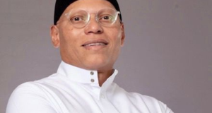 Karim Wade : «La résistance démocratique plutôt que de faire appel à la violence aveugle»