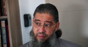 L’imam Mahjoub Mhjoubi a été expulsé ce jeudi soir vers la Tunisie, « moins de 12h après son interpellation »