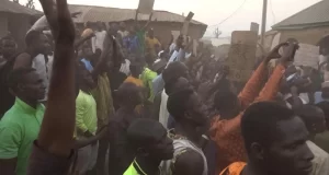 Au Nigeria, la police lance une traque après l’enlèvement de plus de 250 élèves